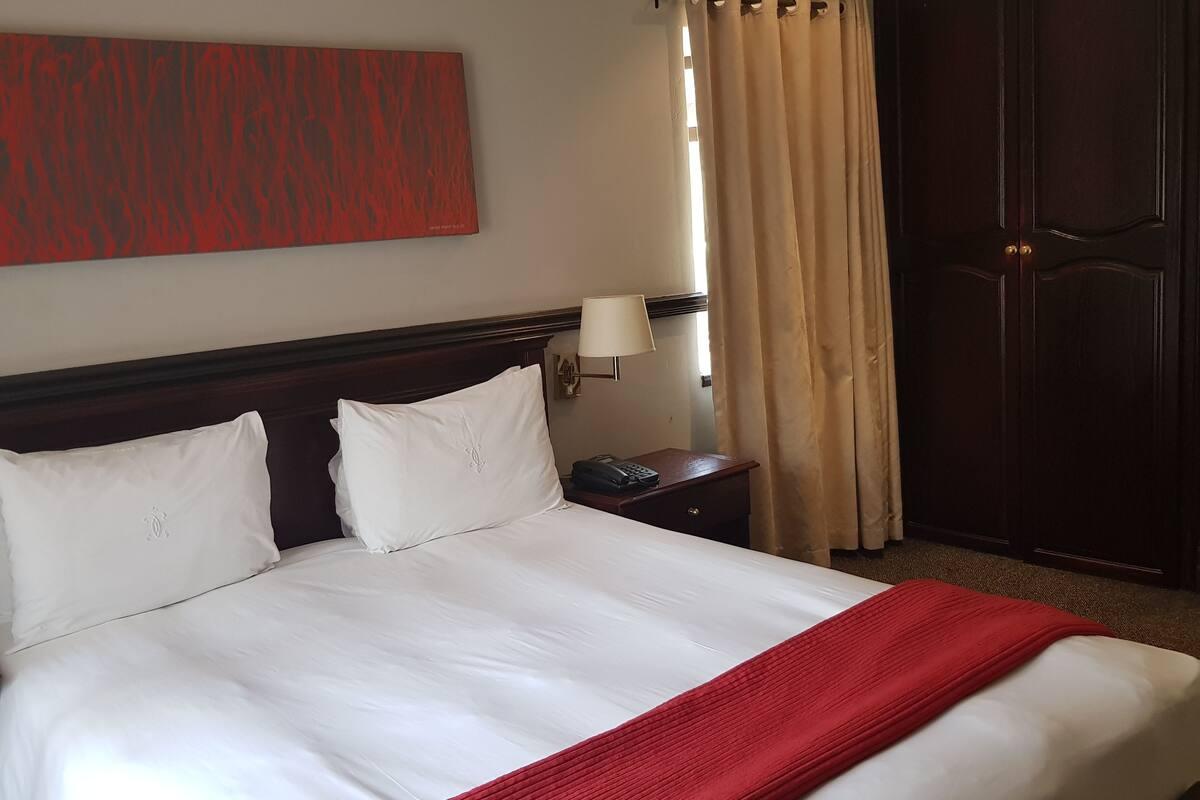 Court Classique Suite Hotel Pretoria-Noord Buitenkant foto